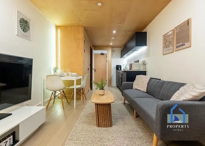 Central Duplex - Balcony - Roof Terrace - Parking